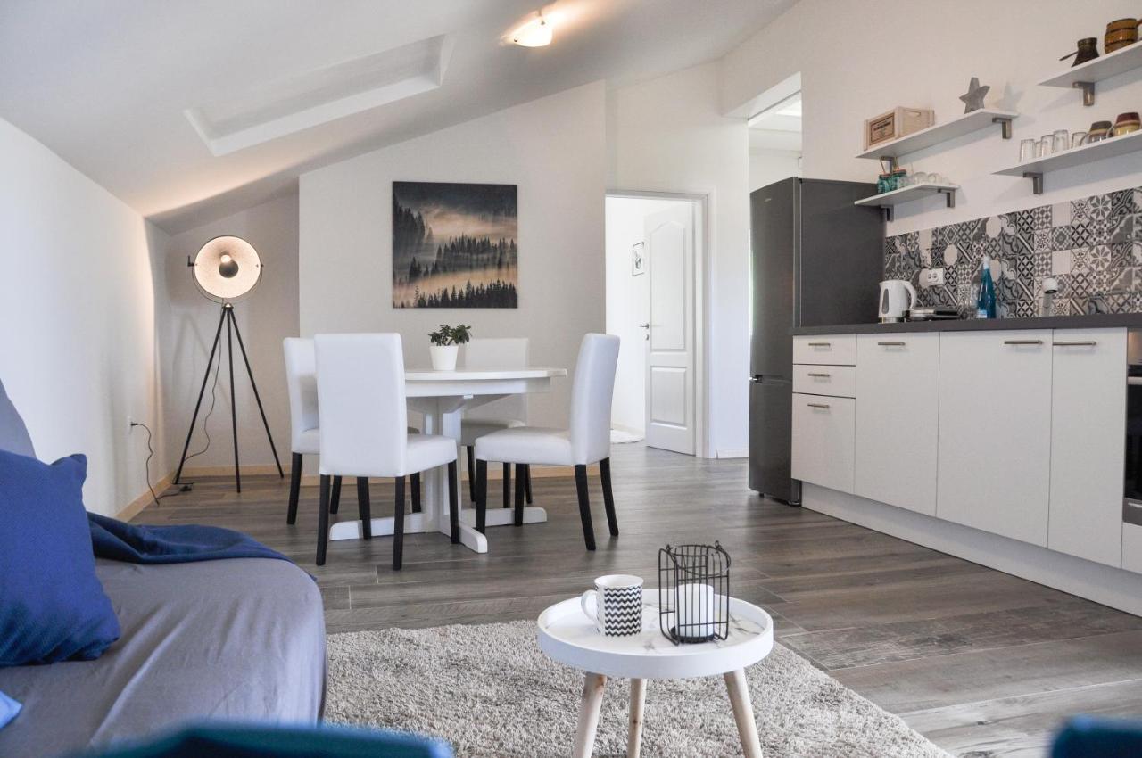 Apartmani Carnizza Ražanac Kültér fotó