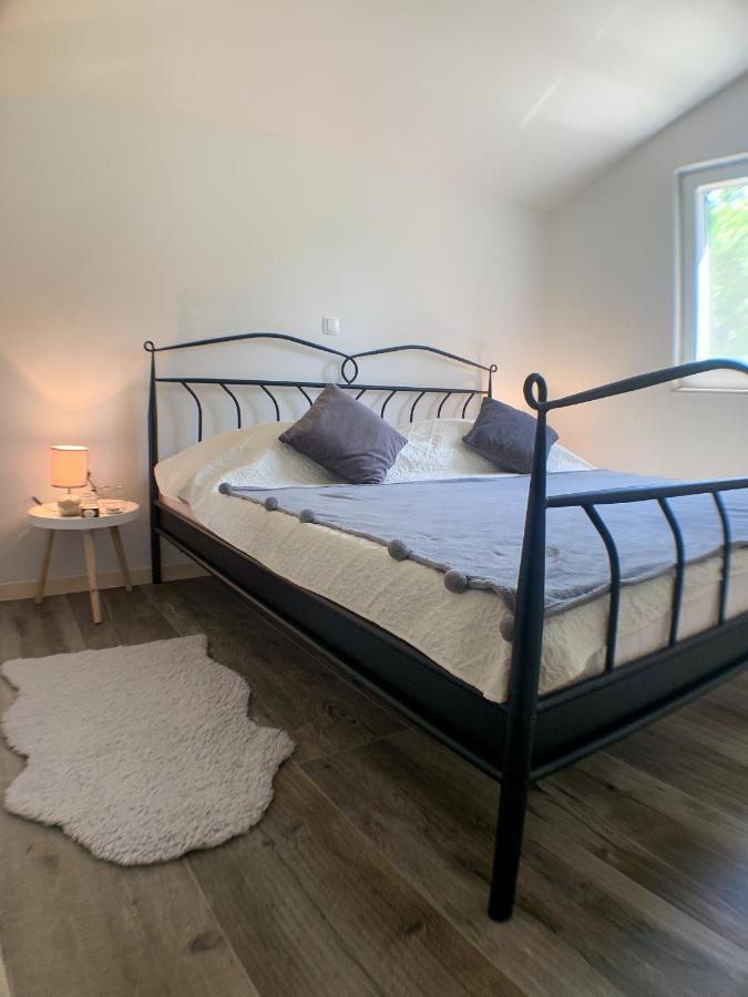 Apartmani Carnizza Ražanac Kültér fotó